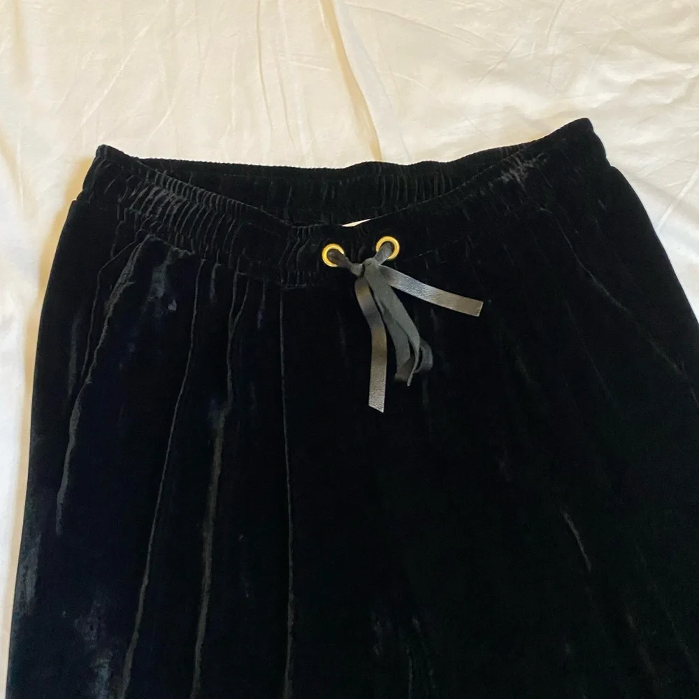Sandro Women's Pull On Black Velvet Pants Whimsygoth Grunge Witchy Quiet Luxury - Picture 7 of 17